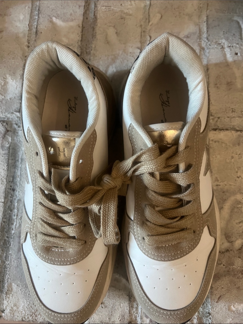 Vintage Havana White and Tan Star Athletic Sneakers